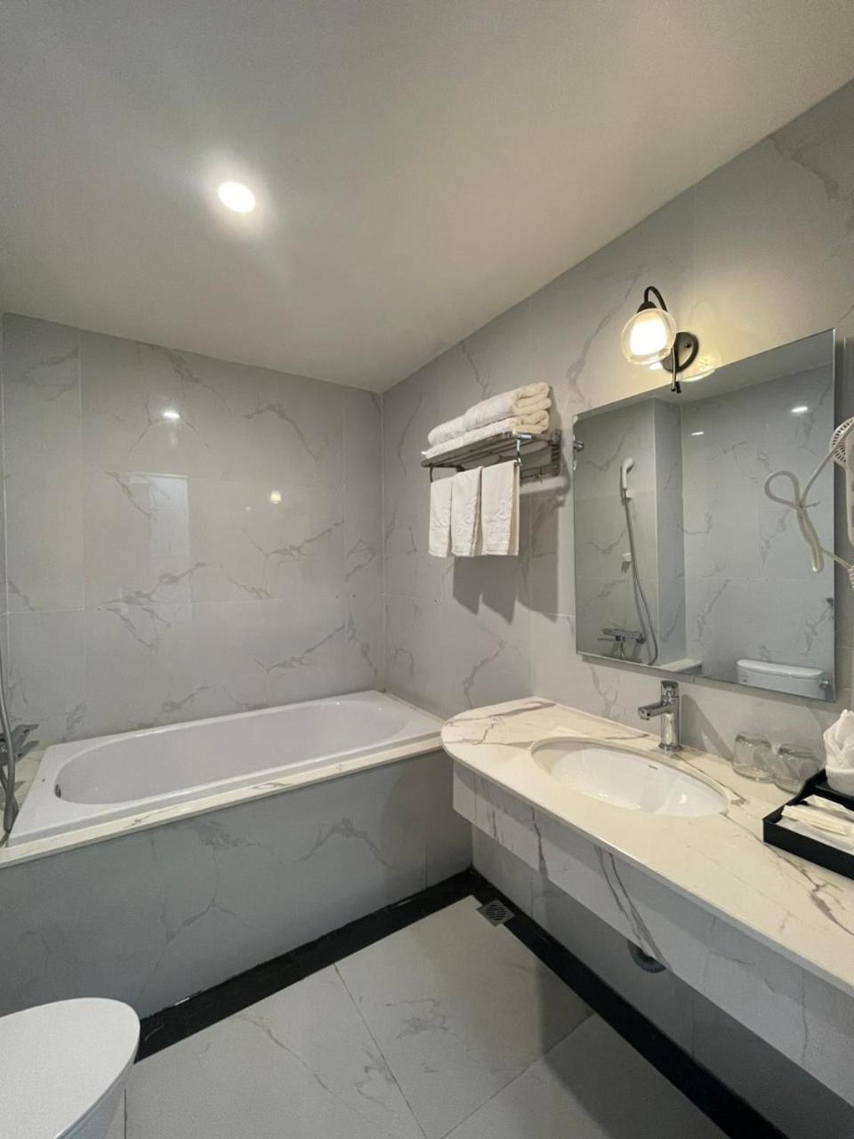 האי פונג Lotus Hotel & Apartment מראה חיצוני תמונה